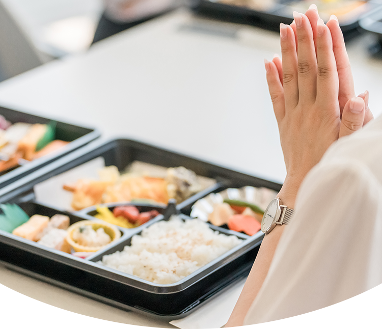 国産材料を中心に素材にこだわった手作りのお弁当をお届けします。